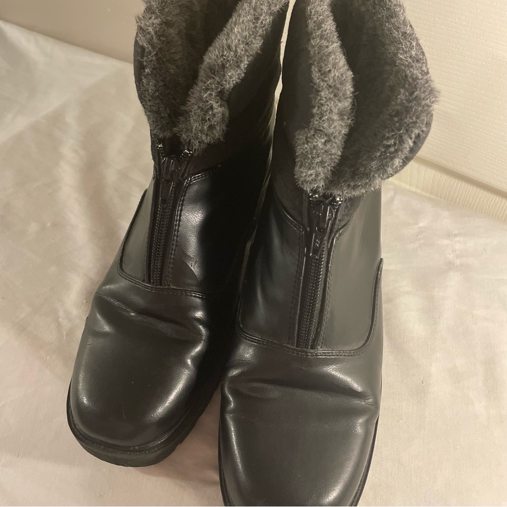 Predictions Thinsulate Insulated Black Women’s Boots Size 9 Marks see Photos